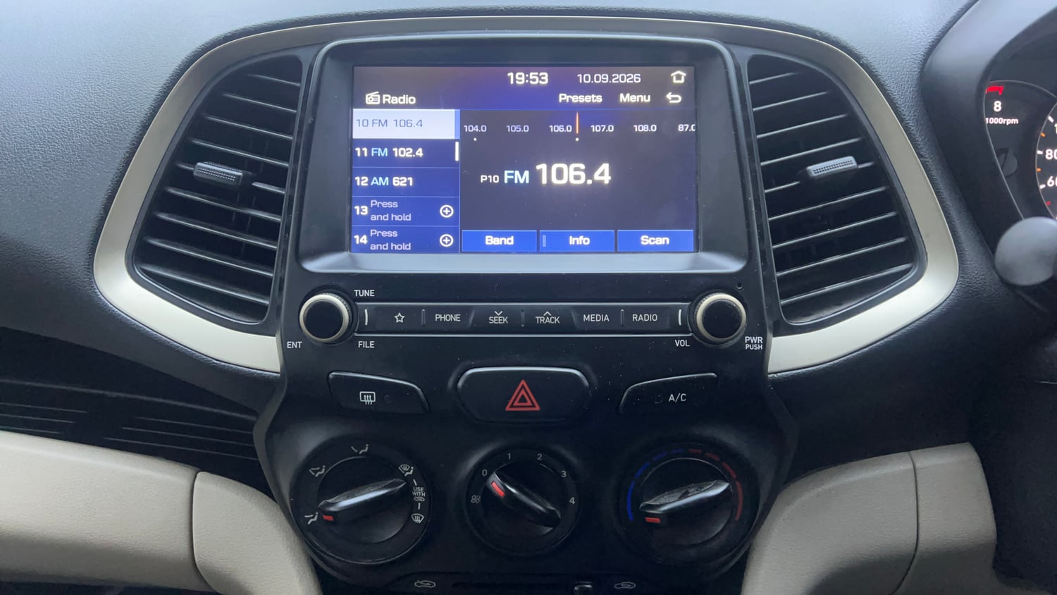 Used 2019 Hyundai Santro Sportz AMT Petrol Automatic interior MUSIC SYSTEM & AC CONTROL VIEW