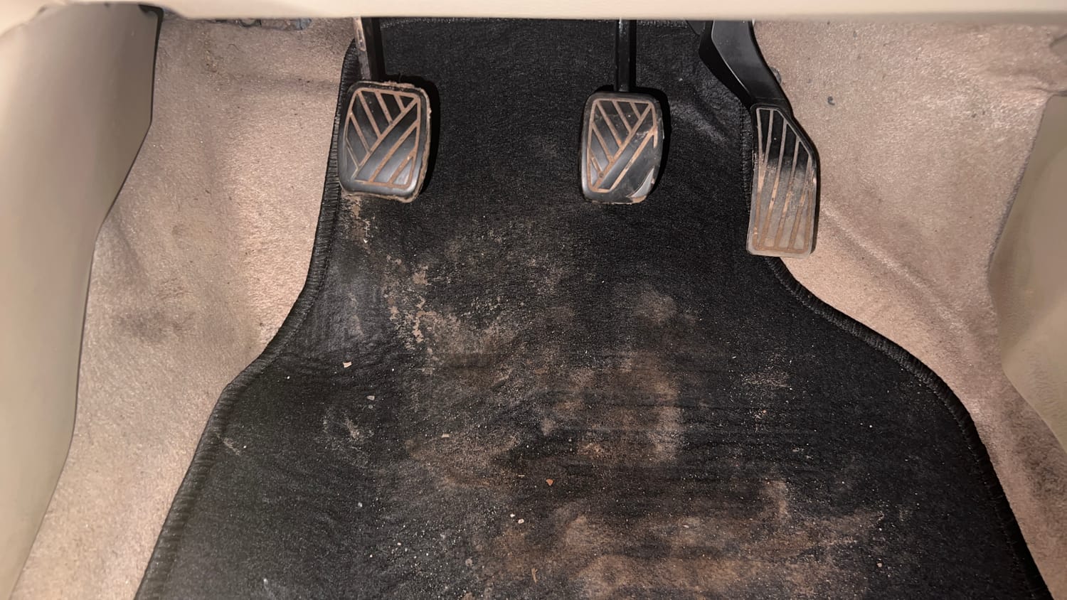 Used 2015 Maruti Suzuki Swift Dzire VXI Petrol Manual interior PEDALS VIEW
