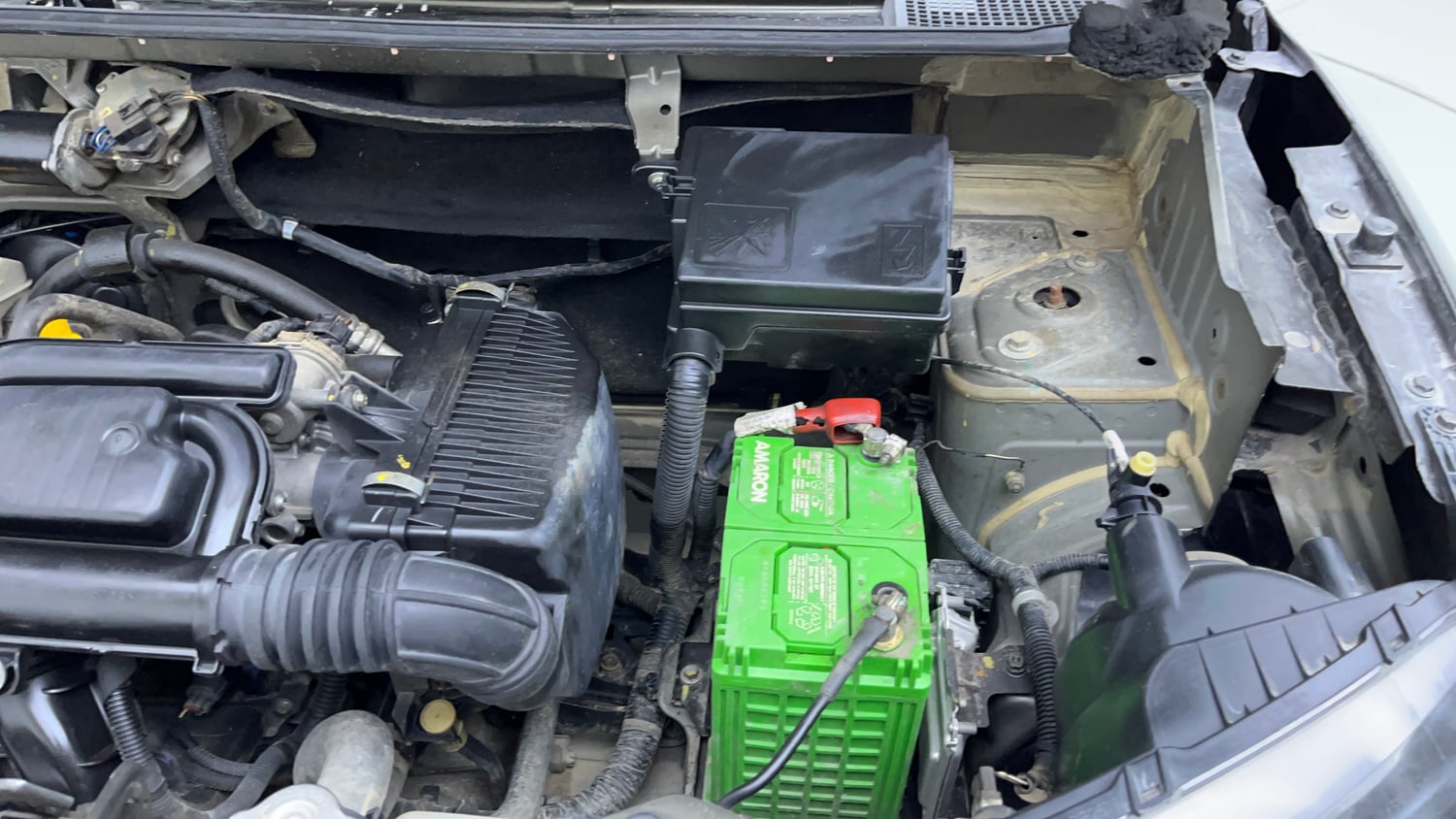 Used 2018 Renault Kwid 1.0 RXT Petrol Manual engine ENGINE LEFT SIDE VIEW