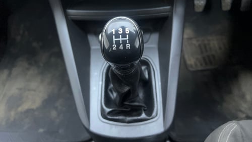 Used 2015 Ford Figo Titanium Plus 1.2 Ti-VCT Petrol Manual interior GEAR  KNOB VIEW