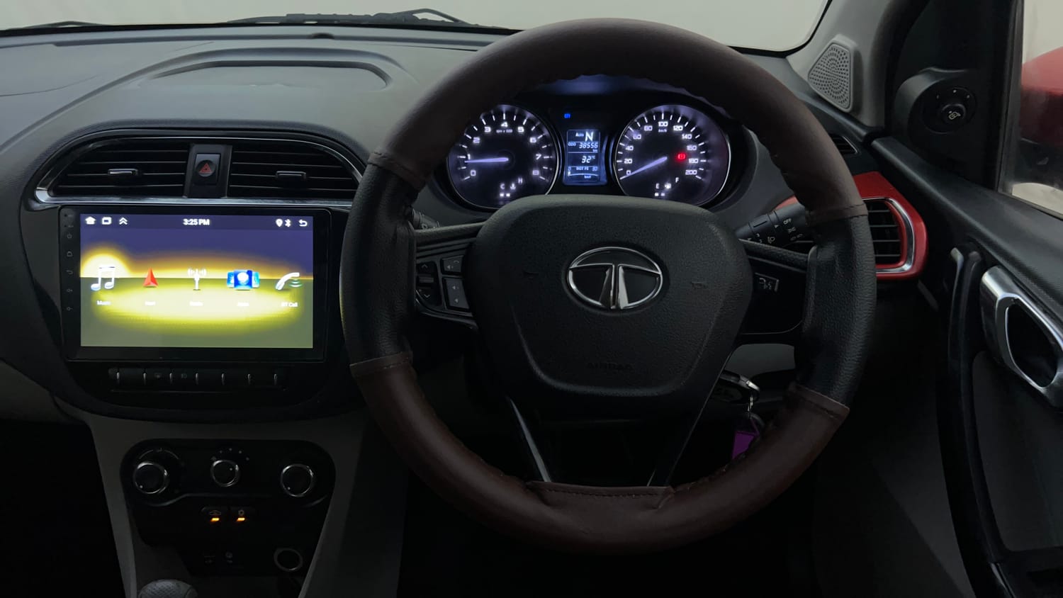 Used 2018 Tata Tiago Revotron XZA Petrol Automatic interior STEERING VIEW
