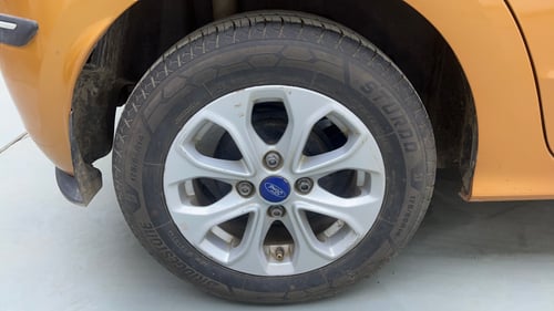 Used 2015 Ford Figo Titanium Plus 1.2 Ti-VCT Petrol Manual tyres RIGHT REAR TYRE RIM VIEW