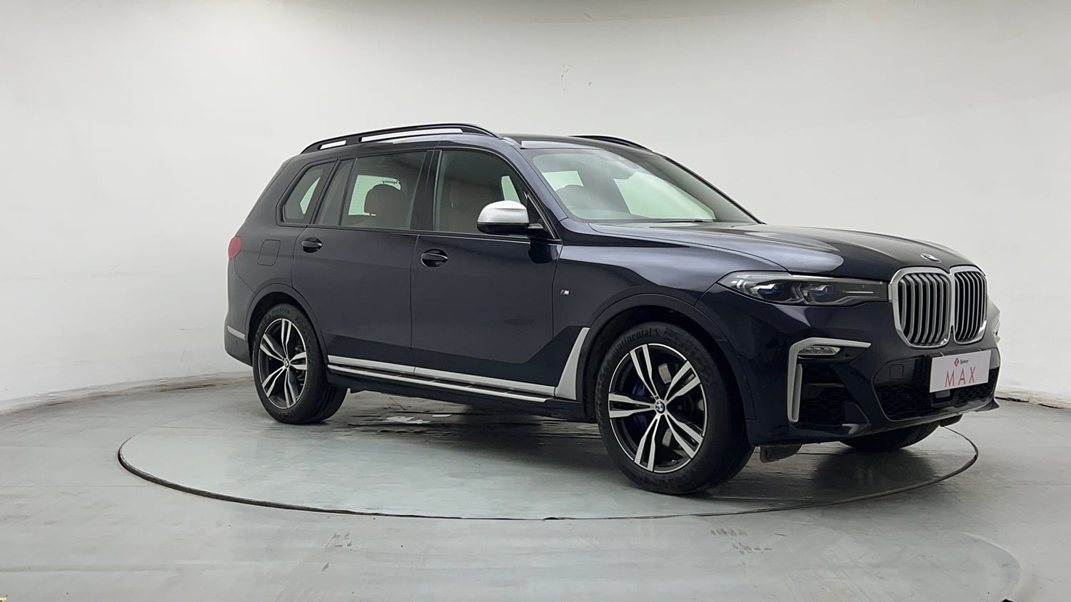 Used 2021 BMW X7 xDrive40i M Sport Petrol Automatic exterior RIGHT FRONT CORNER VIEW