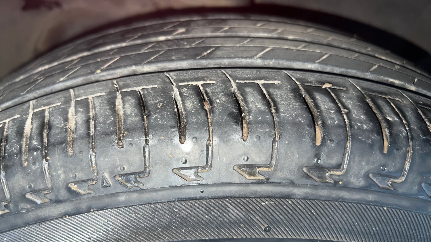 Used 2015 Ford Figo Titanium1.5 TDCi Diesel Manual tyres RIGHT FRONT TYRE TREAD VIEW