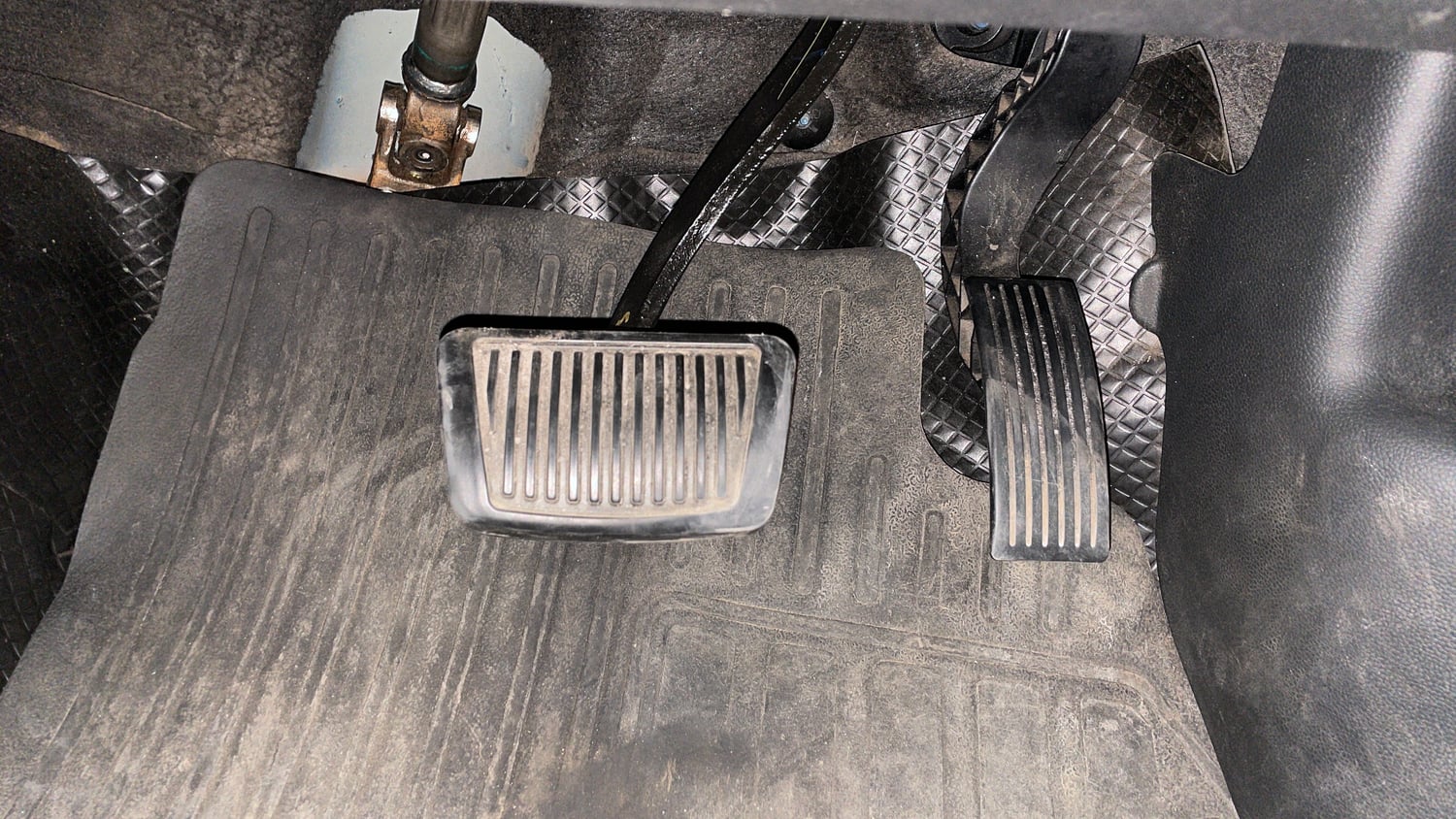 Used 2018 Hyundai Grand i10 Magna AT 1.2 Kappa VTVT Petrol Automatic interior PEDALS VIEW