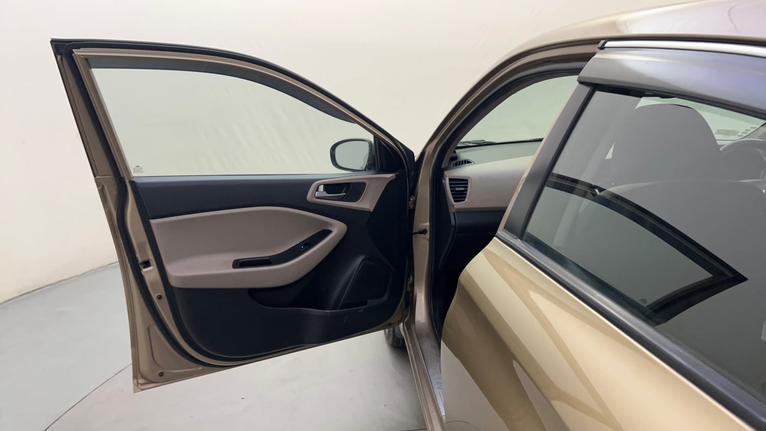 Used 2015 Hyundai Elite i20 Asta 1.2 Petrol Manual interior LEFT FRONT DOOR OPEN VIEW