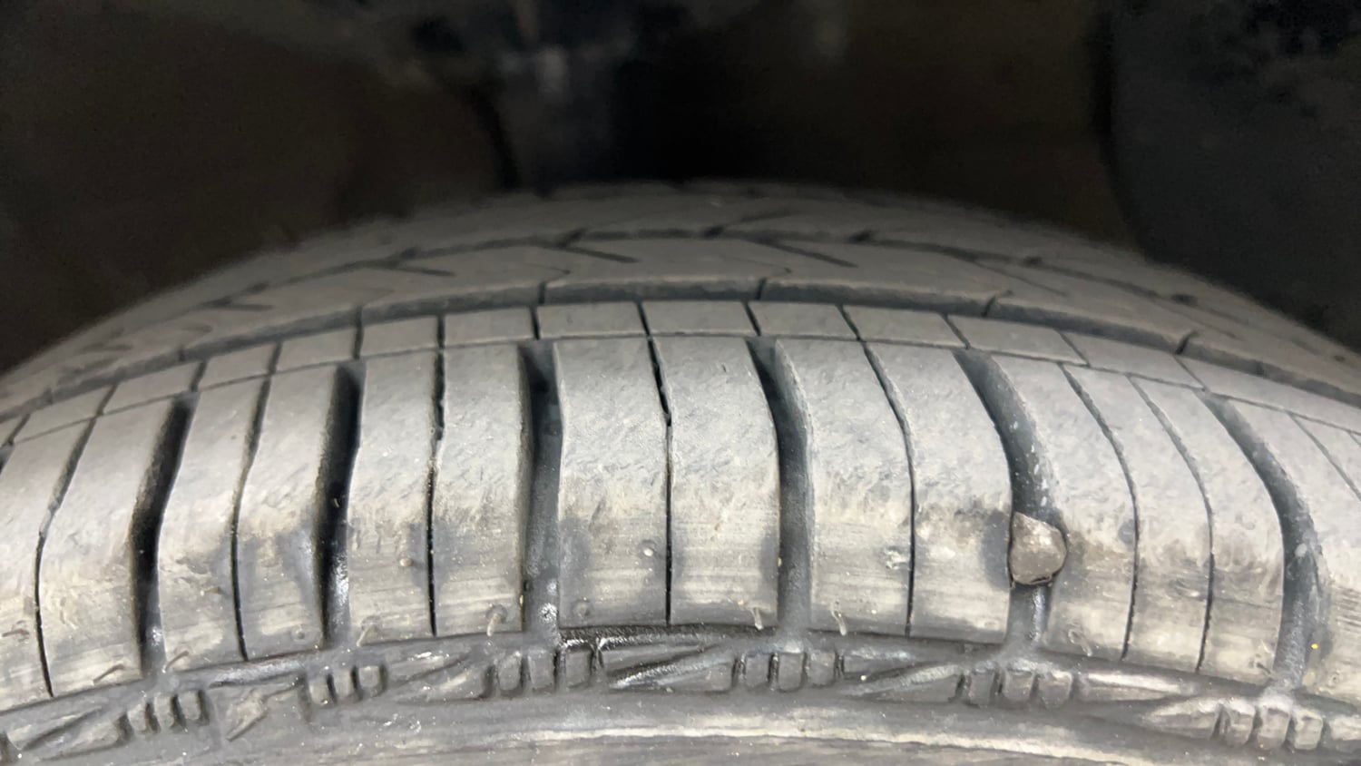 Used 2021 Hyundai Grand i10 Nios Sportz AMT 1.2 Kappa VTVT Petrol Automatic tyres RIGHT FRONT TYRE TREAD VIEW