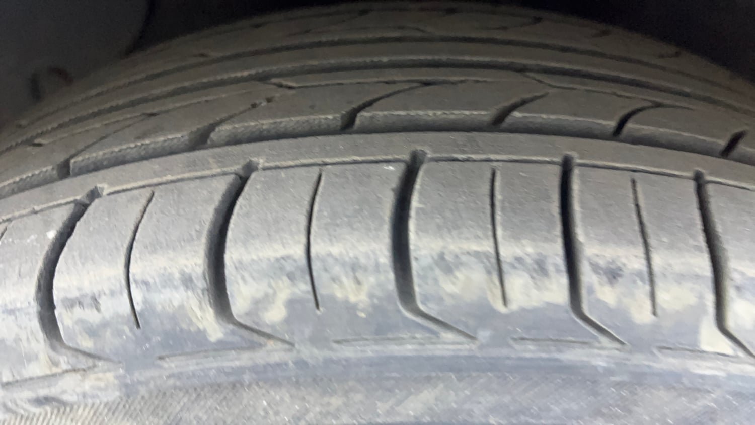 Used 2021 Hyundai Aura SX Plus 1.2 AMT Petrol Petrol Automatic tyres LEFT FRONT TYRE TREAD VIEW