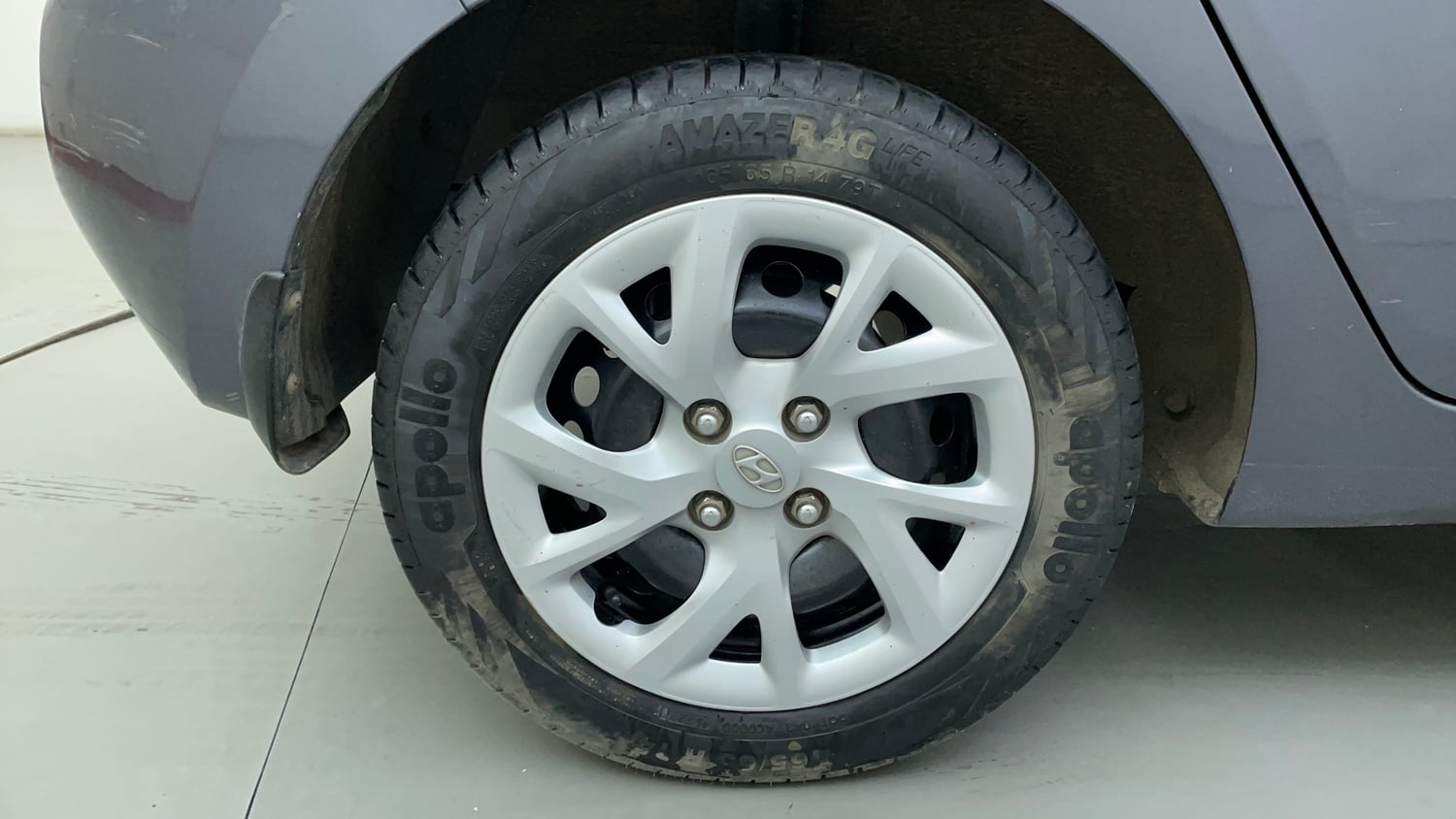 Used 2018 Hyundai Grand i10 Magna 1.2 Kappa VTVT Petrol Manual tyres RIGHT REAR TYRE RIM VIEW