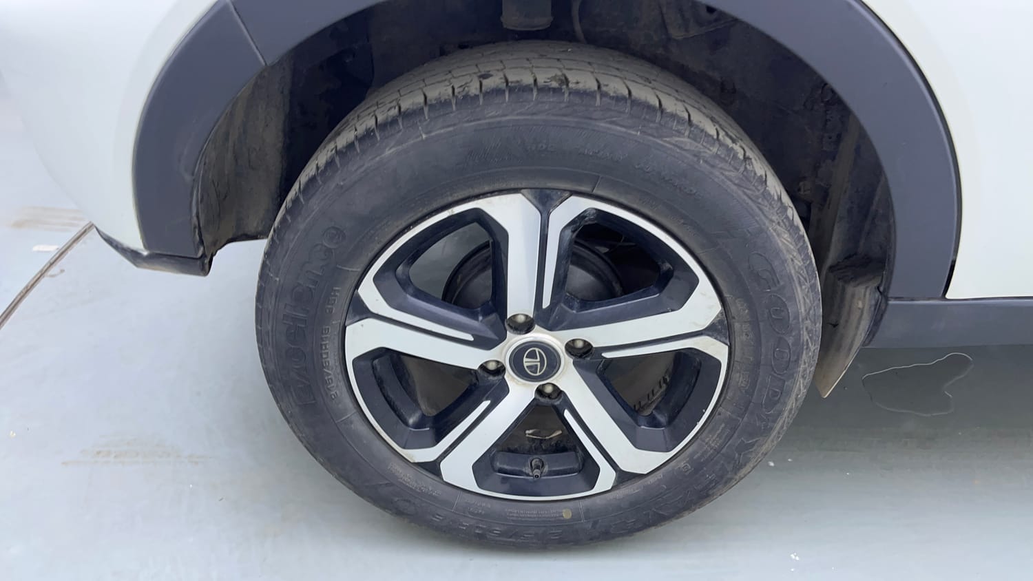 Used 2021 Tata Nexon XZ Plus Diesel Diesel Manual tyres RIGHT REAR TYRE RIM VIEW