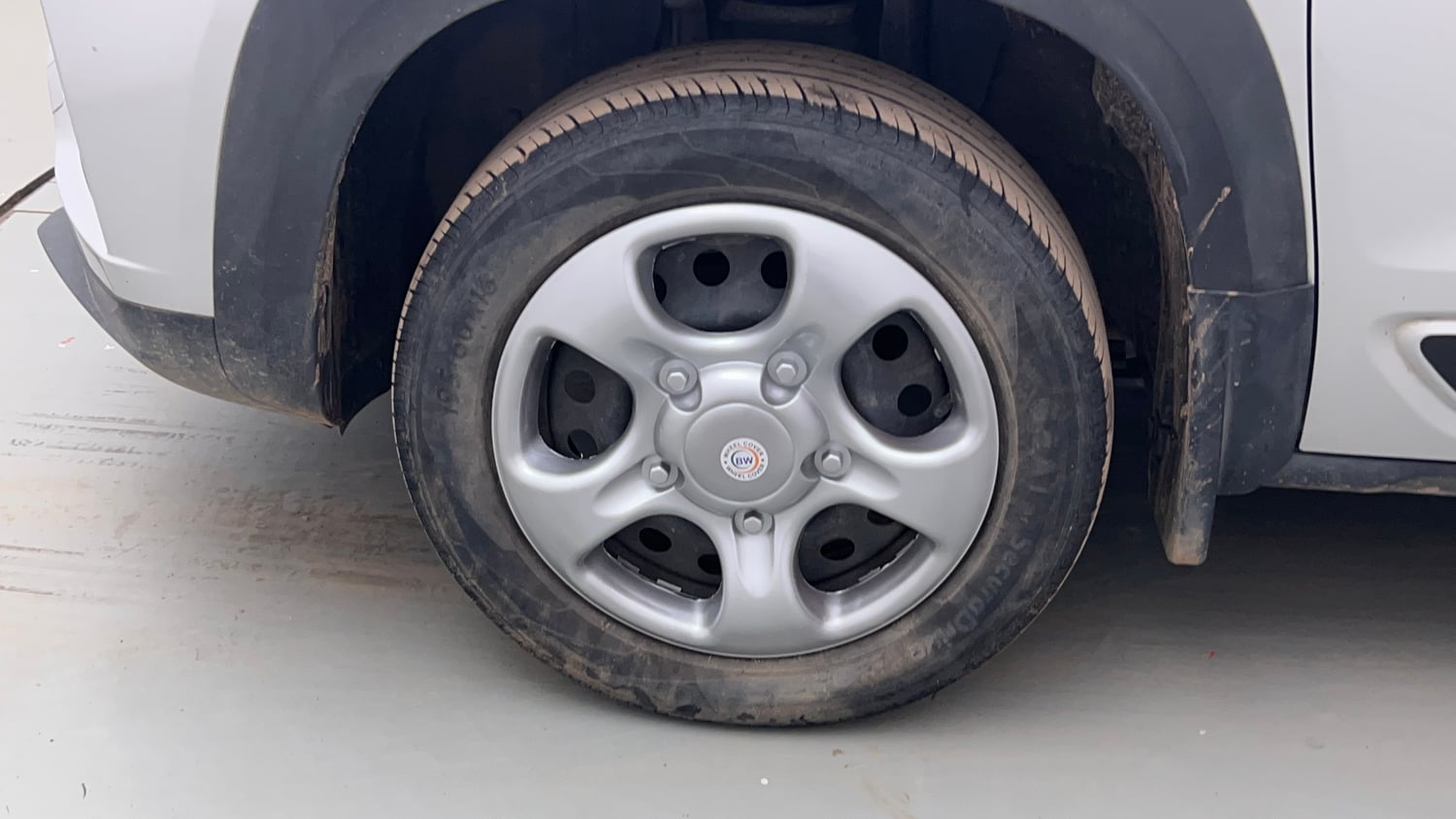 Used 2021 Renault Kiger RXL MT Petrol Manual tyres LEFT FRONT TYRE RIM VIEW