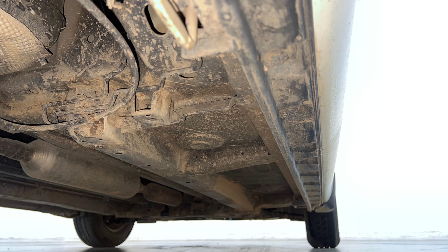 Used 2014 Maruti Suzuki Swift LXi Petrol Manual extra REAR RIGHT UNDERBODY VIEW