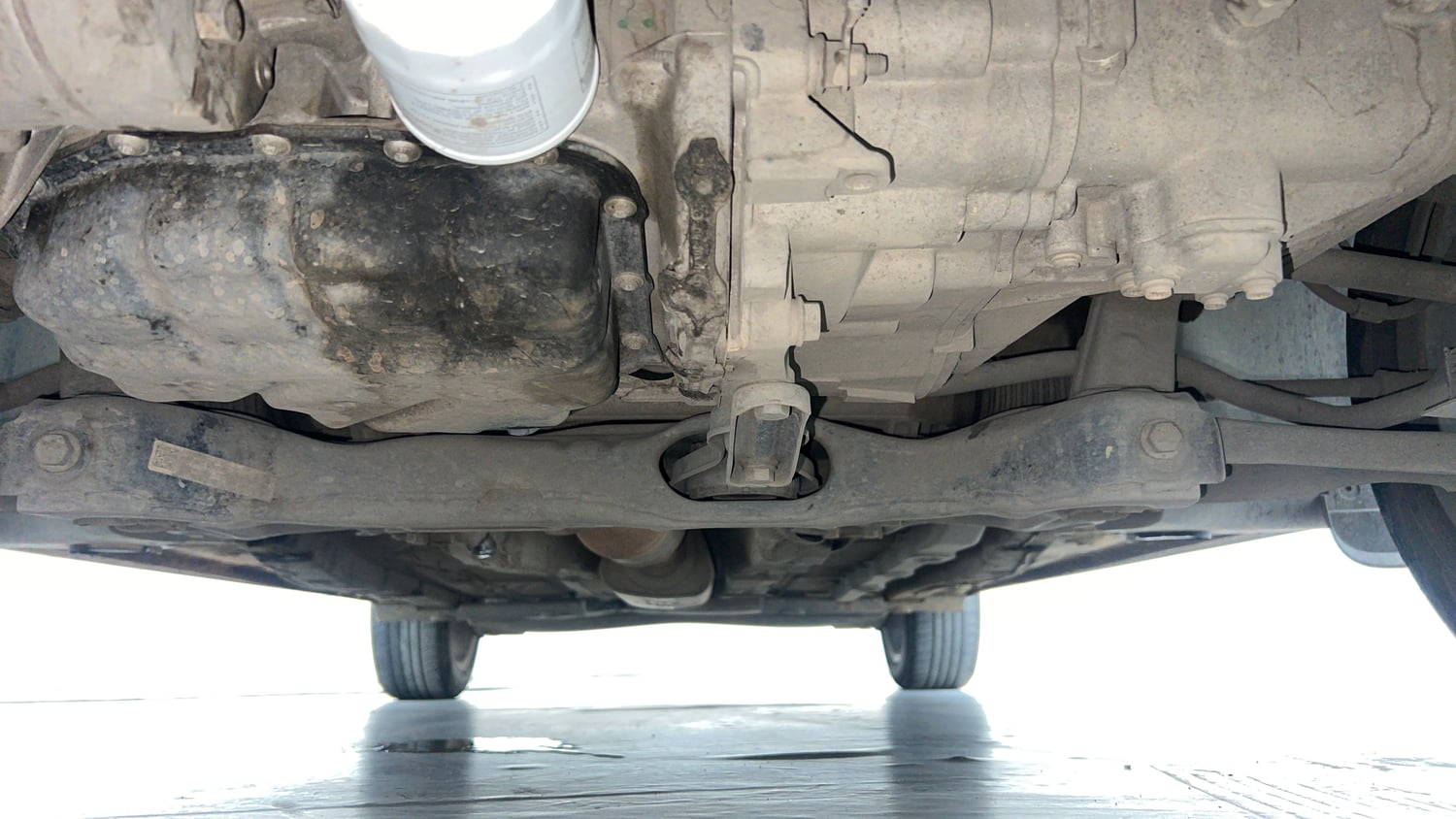 Used 2022 Skoda Slavia Style 1.0L TSI MT Petrol Manual extra FRONT LEFT UNDERBODY VIEW
