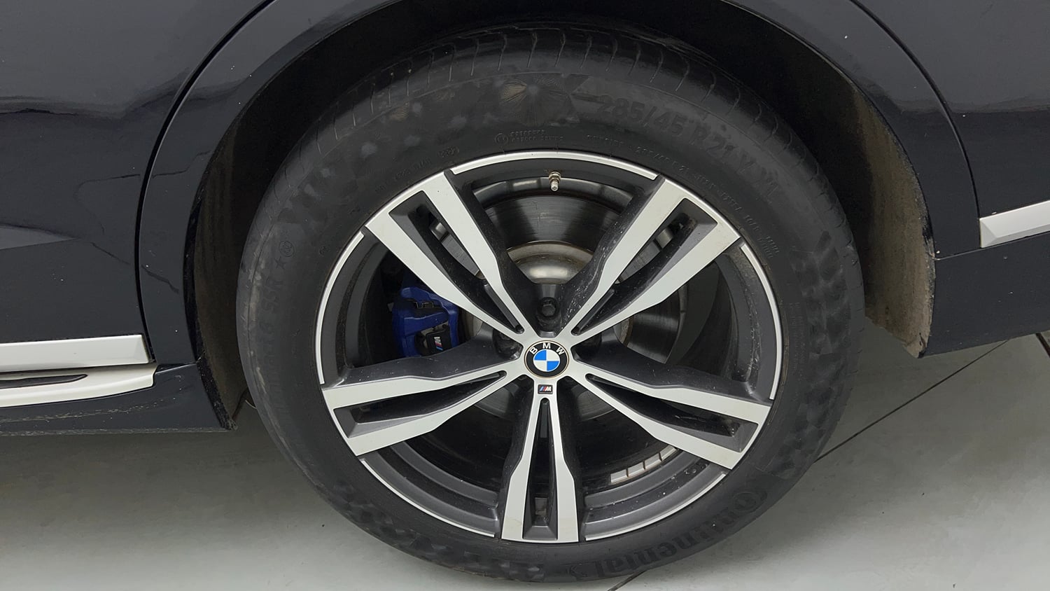 Used 2021 BMW X7 xDrive40i M Sport Petrol Automatic tyres LEFT REAR TYRE RIM VIEW