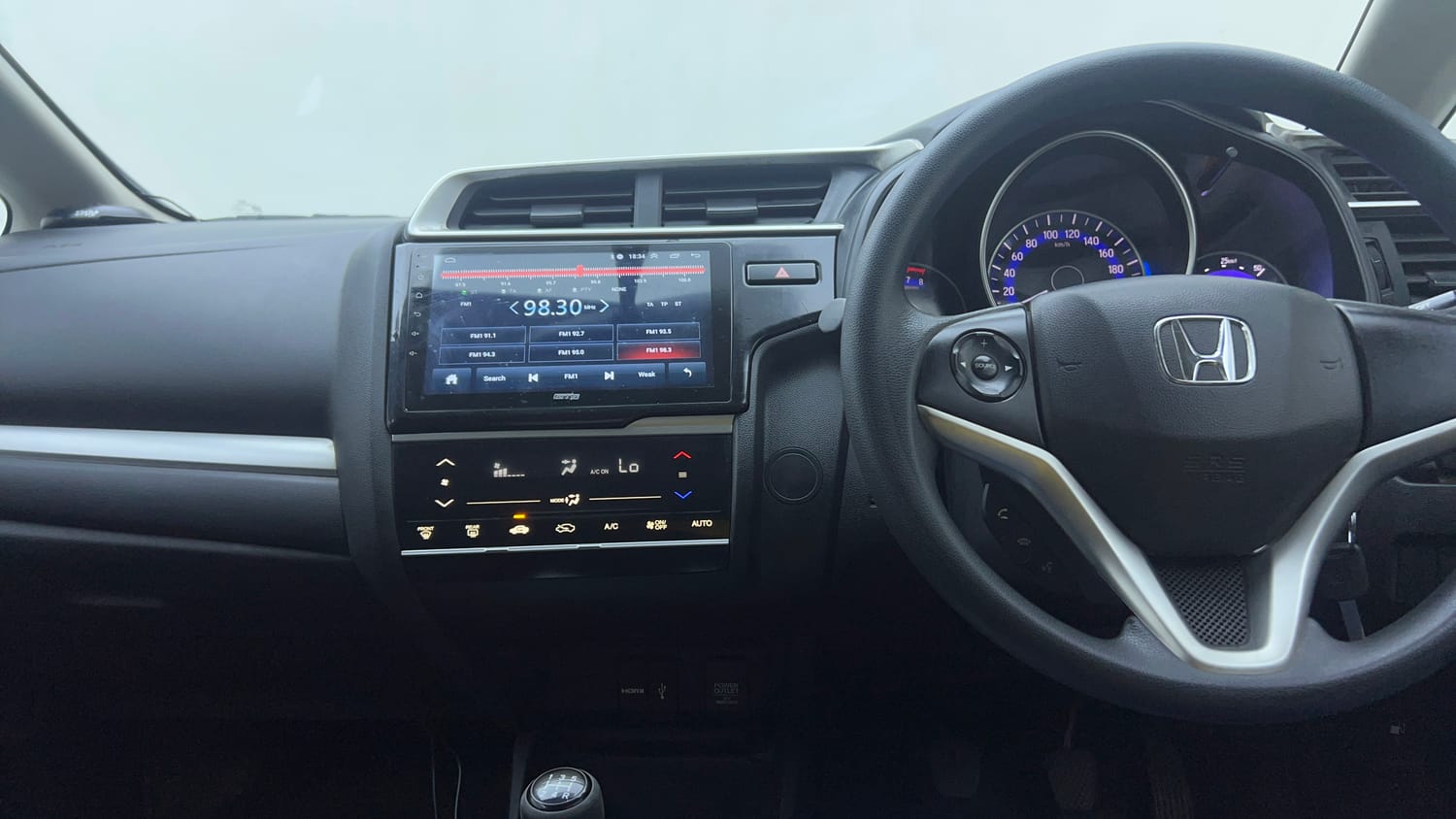 Used 2018 Honda WR-V VX MT Petrol Petrol Manual top_features Touch screen infotainment system