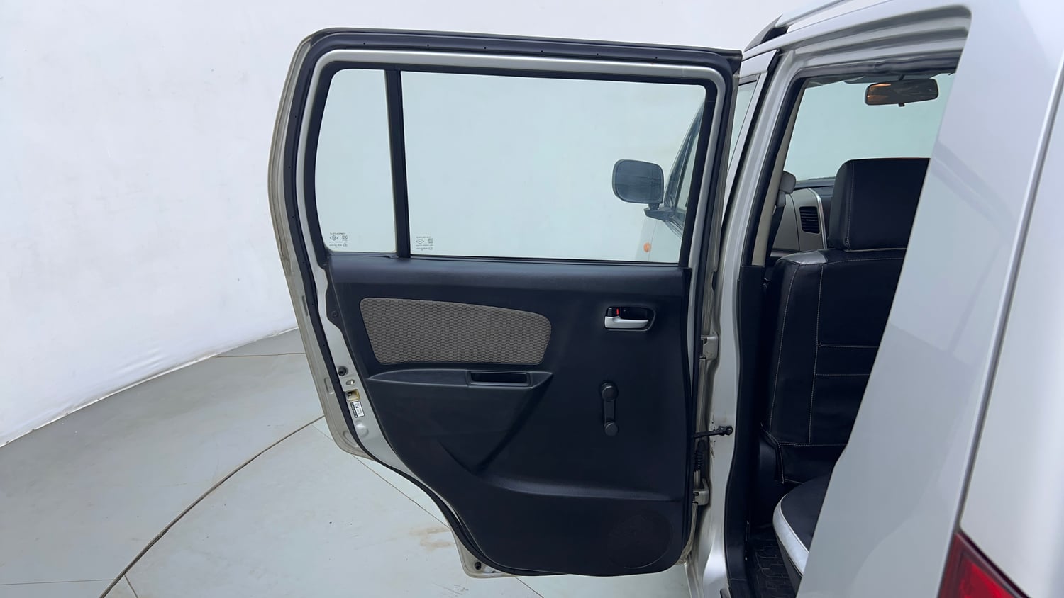 Used 2014 Maruti Suzuki Wagon R LXI Petrol Manual interior LEFT REAR DOOR OPEN VIEW