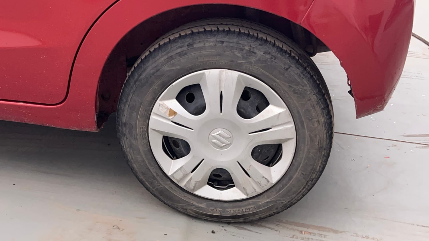 Used 2017 Maruti Suzuki Celerio VXi AMT Petrol Automatic tyres LEFT REAR TYRE RIM VIEW