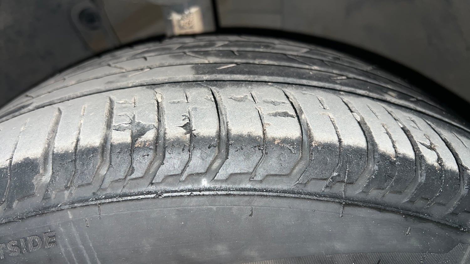 Used 2022 Skoda Slavia Style 1.0L TSI MT Petrol Manual tyres RIGHT FRONT TYRE TREAD VIEW
