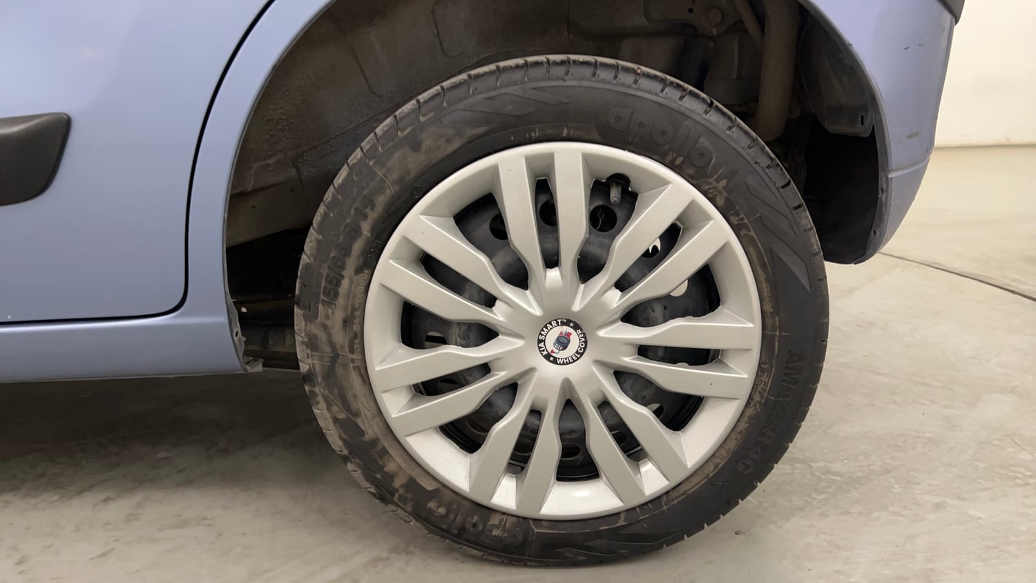 Used 2014 Maruti Suzuki Wagon R VXI Petrol Manual tyres LEFT REAR TYRE RIM VIEW