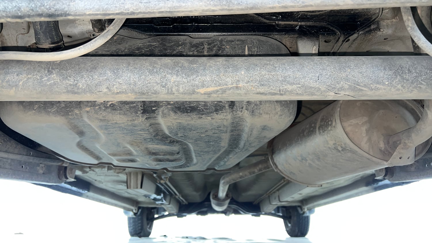 Used 2013 Maruti Suzuki Wagon R LXI Petrol Manual extra REAR UNDERBODY VIEW (TAKEN FROM REAR)