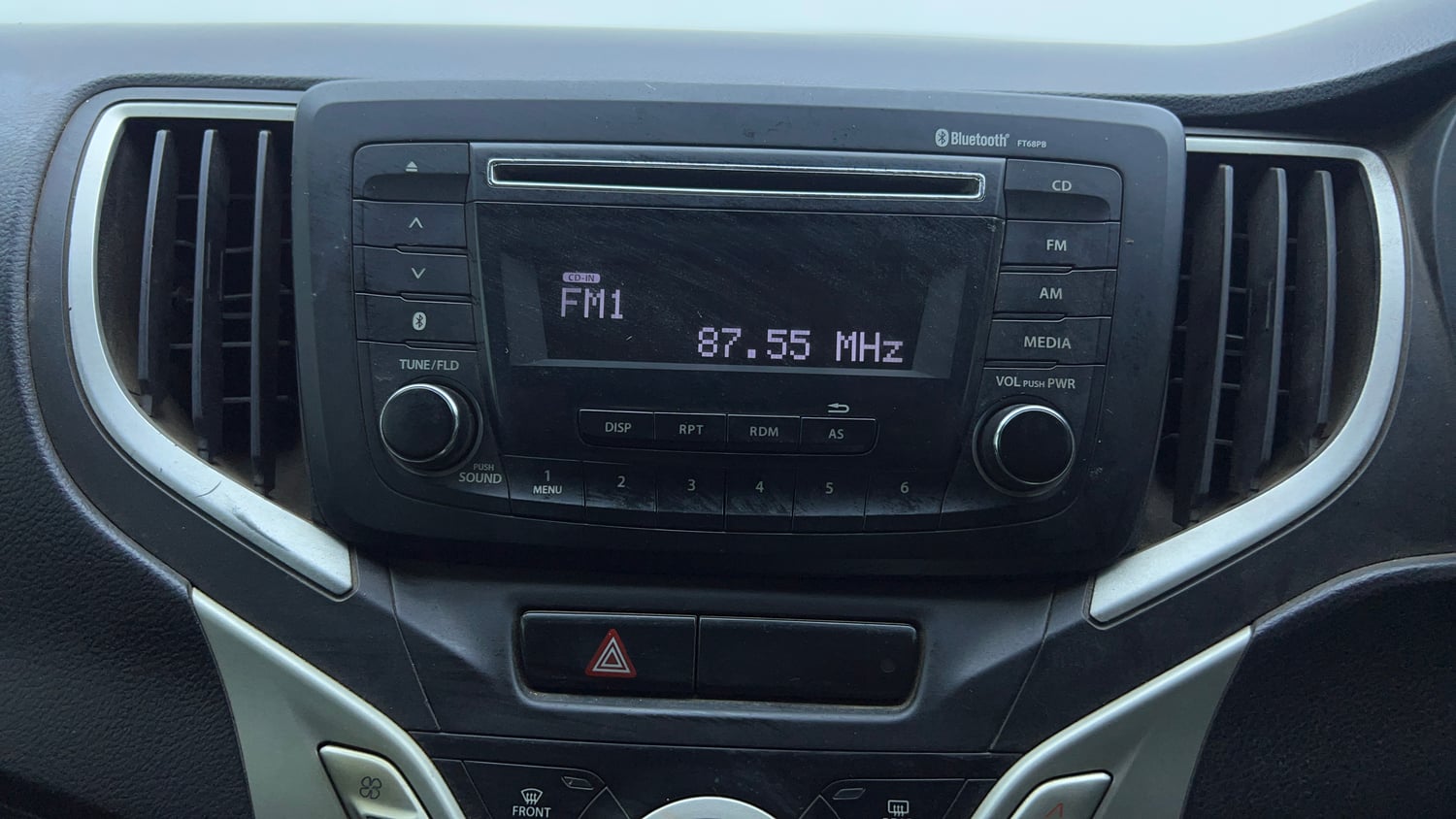 Used 2017 Maruti Suzuki Baleno Zeta 1.2 AT Petrol Automatic top_features Integrated (in-dash) music system