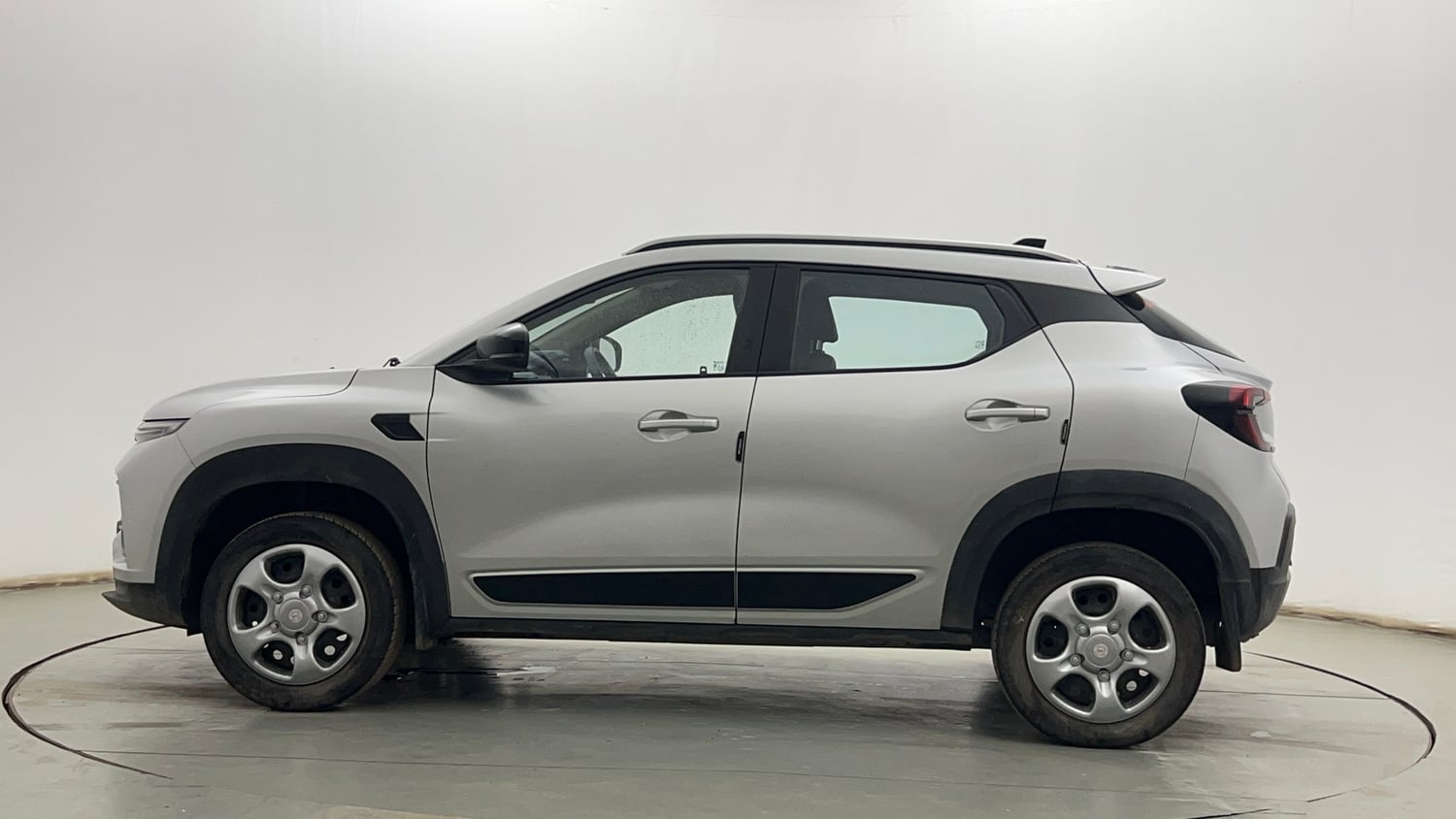 Used 2021 Renault Kiger RXL MT Petrol Manual exterior LEFT SIDE VIEW