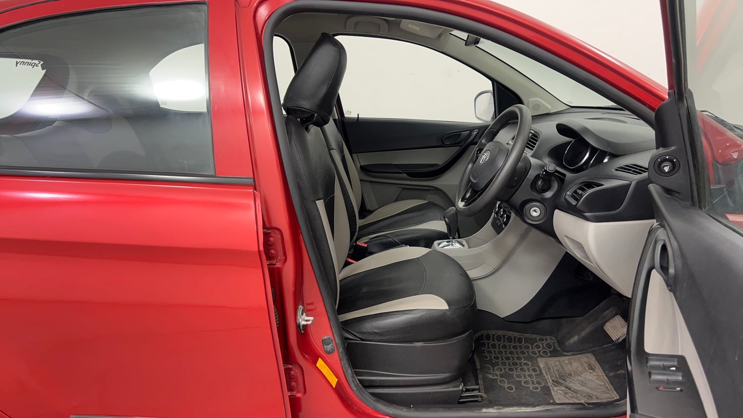 Used 2019 Tata Tiago Revotron XZA Petrol Automatic interior RIGHT SIDE FRONT DOOR CABIN VIEW