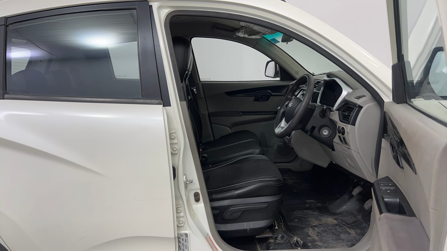 Used 2016 Mahindra KUV100 K8 6 STR Petrol Manual interior RIGHT SIDE FRONT DOOR CABIN VIEW