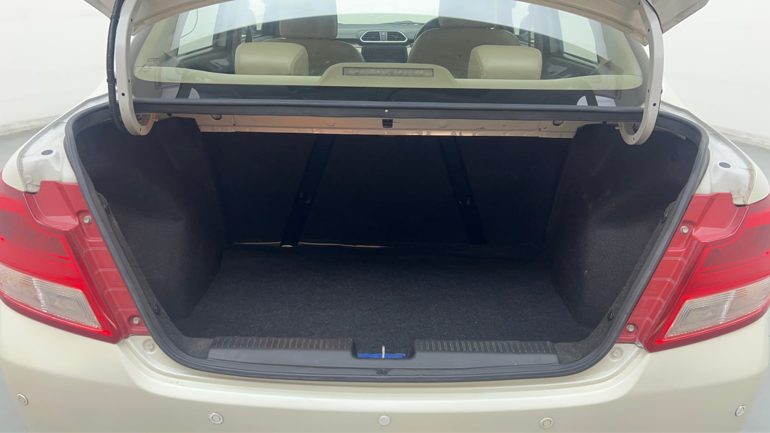 Used 2019 Maruti Suzuki Dzire VXi Petrol Manual interior DICKY INSIDE VIEW