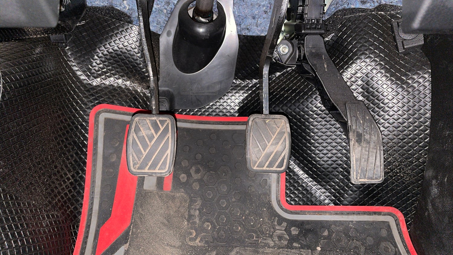 Used 2025 Maruti Suzuki S-Presso VXi (O) Petrol Manual interior PEDALS VIEW