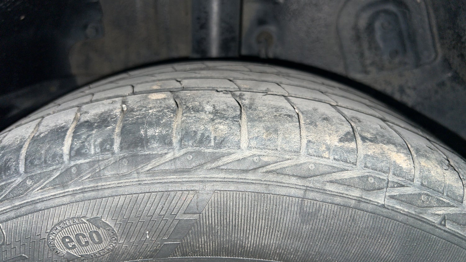 Used 2021 Tata Nexon XZA Plus (O) Diesel Diesel Automatic tyres RIGHT REAR TYRE TREAD VIEW