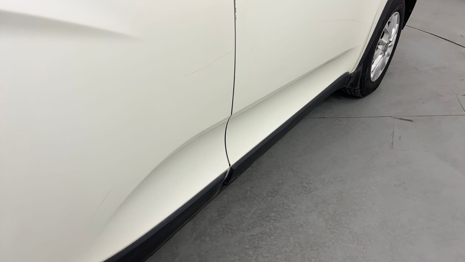 Used 2016 Mahindra KUV100 K8 6 STR Petrol Manual dents MINOR SCRATCH