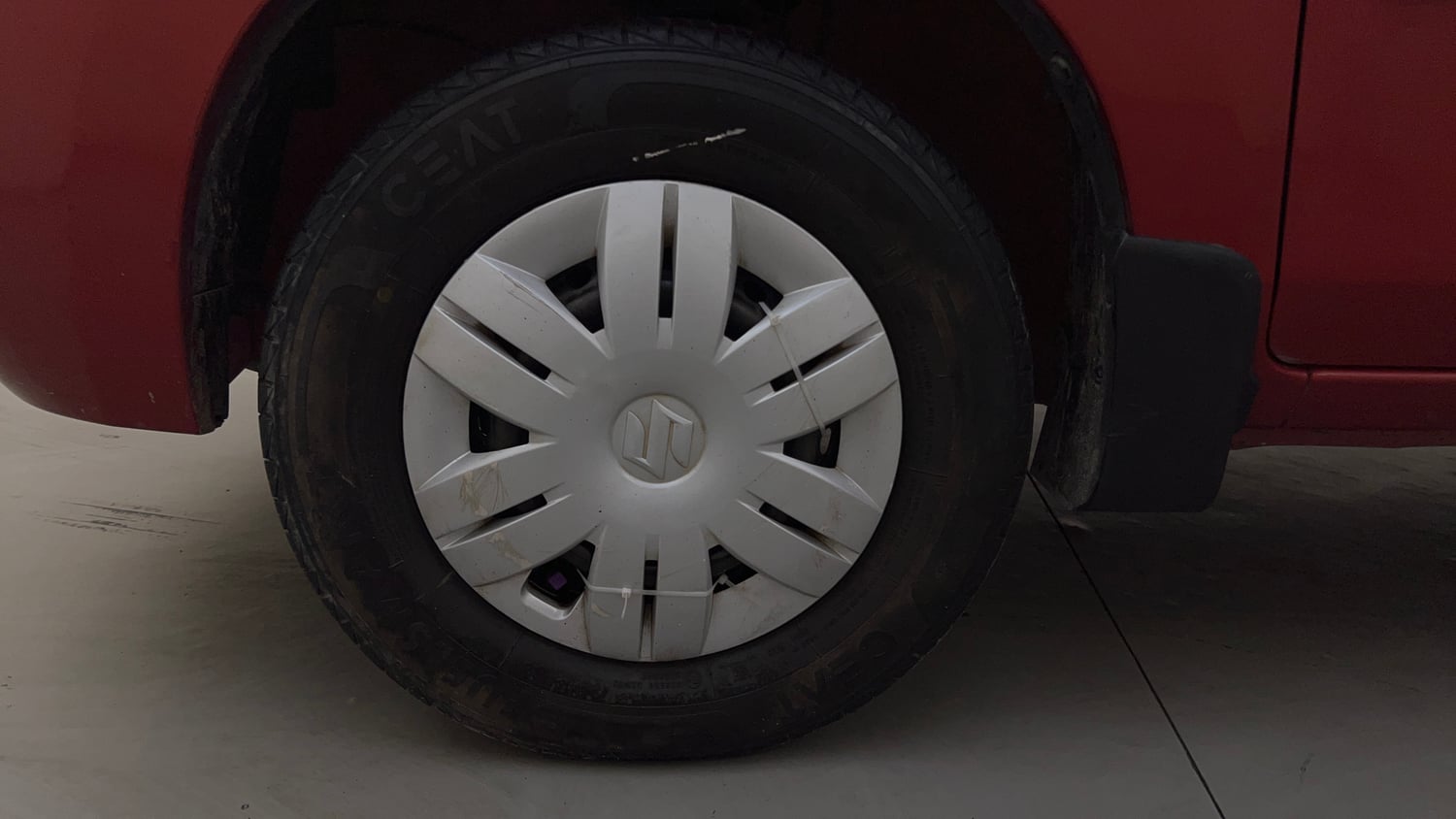 Used 2022 Maruti Suzuki Alto 800 VXi Petrol Manual tyres LEFT FRONT TYRE RIM VIEW