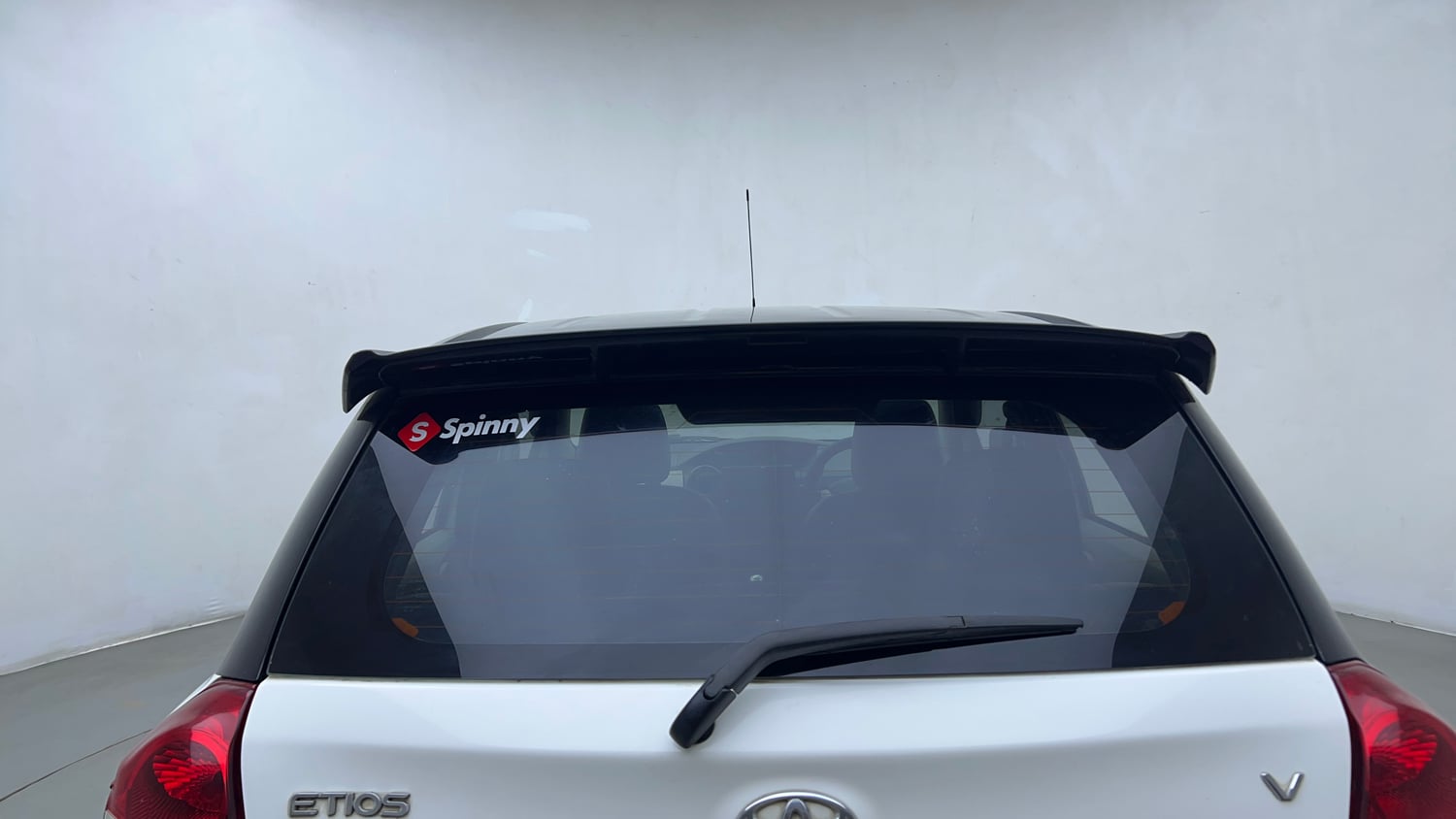 Used 2016 Toyota Etios Liva V Petrol Manual exterior BACK WINDSHIELD VIEW