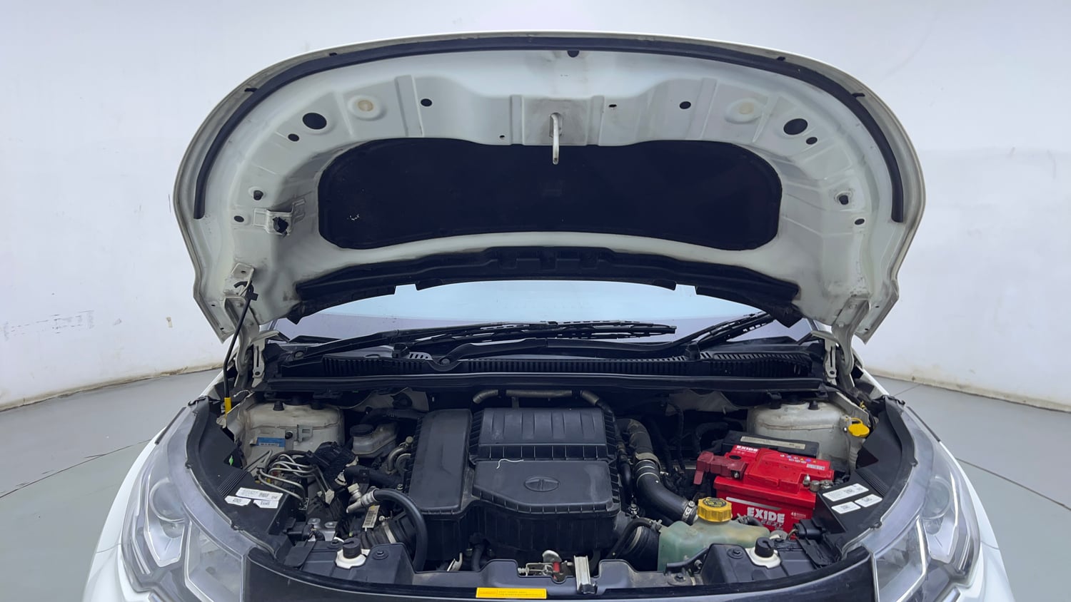 Used 2021 Tata Nexon XZ Plus Diesel Diesel Manual engine ENGINE & BONNET OPEN FRONT VIEW