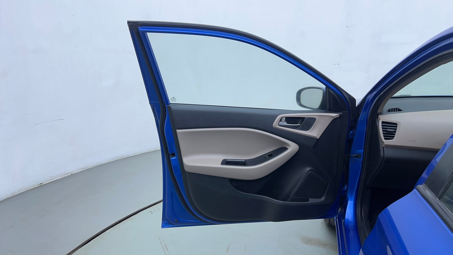 Used 2017 Hyundai Elite i20 Magna Executive 1.2 Petrol Manual interior LEFT FRONT DOOR OPEN VIEW
