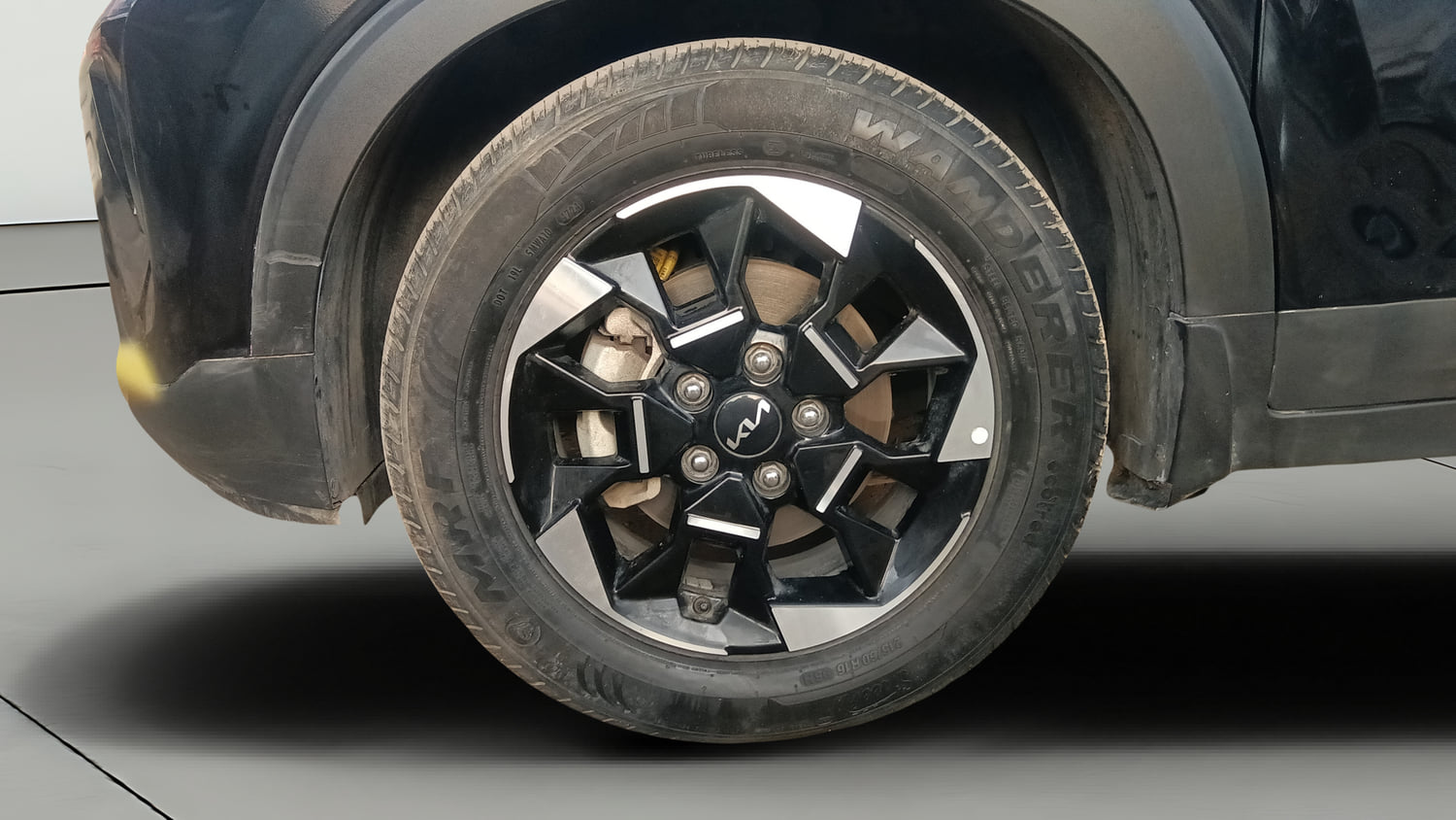Used 2025 Kia Sonet HTK Plus (O) 1.2 Petrol MT Petrol Manual tyres LEFT FRONT TYRE RIM VIEW
