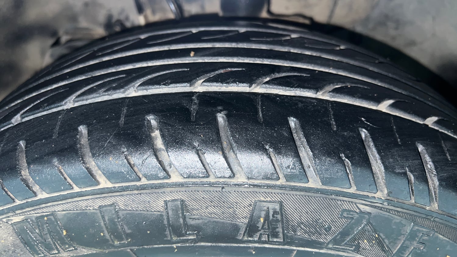 Used 2022 Tata Tigor XZ Plus CNG Cng Manual tyres LEFT FRONT TYRE TREAD VIEW