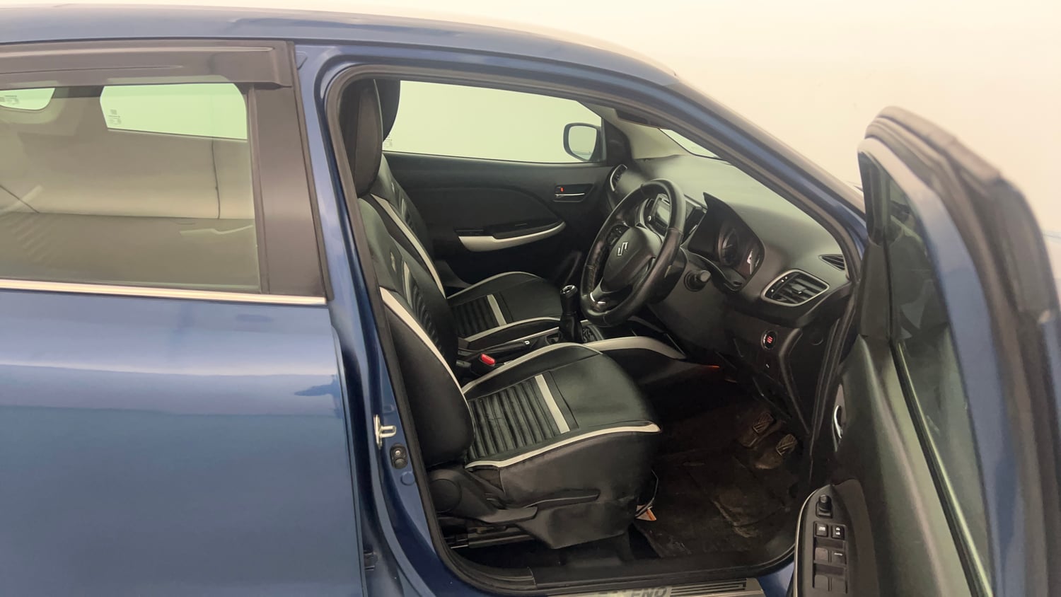 Used 2017 Maruti Suzuki Baleno Zeta 1.3 Diesel Manual interior RIGHT SIDE FRONT DOOR CABIN VIEW