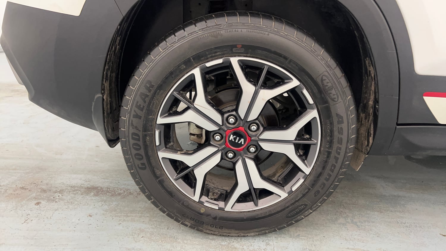 Used 2020 Kia Seltos GTX Plus DCT 1.4 Petrol Automatic tyres RIGHT REAR TYRE RIM VIEW