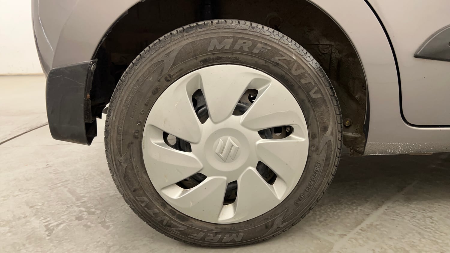 Used 2020 Maruti Suzuki Celerio VXi AMT Petrol Automatic tyres RIGHT REAR TYRE RIM VIEW