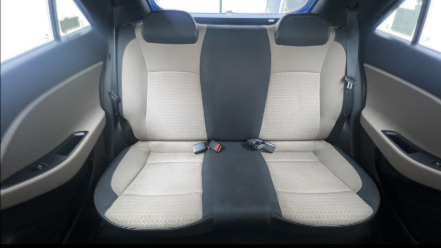 Used 2017 Hyundai Elite i20 Magna Executive 1.2 Petrol Manual interior REAR SEAT CONDITION VIEW