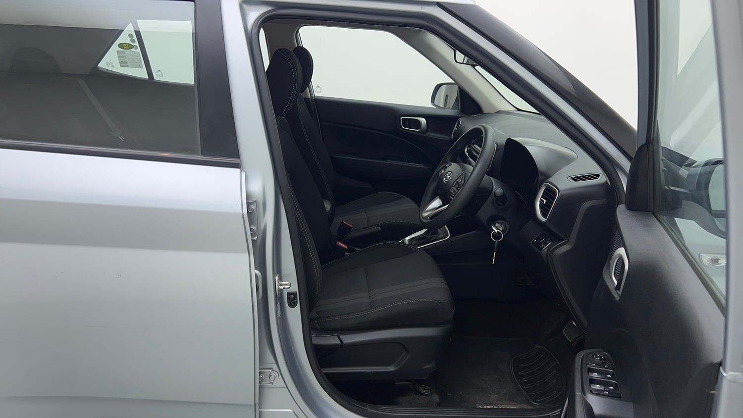 Used 2022 Hyundai Venue S (O) 1.0 Turbo DCT Petrol Automatic interior RIGHT SIDE FRONT DOOR CABIN VIEW