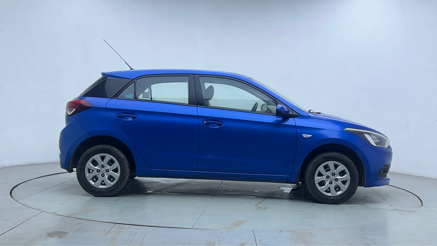 Used 2017 Hyundai Elite i20 Magna Executive 1.2 Petrol Manual exterior RIGHT SIDE VIEW