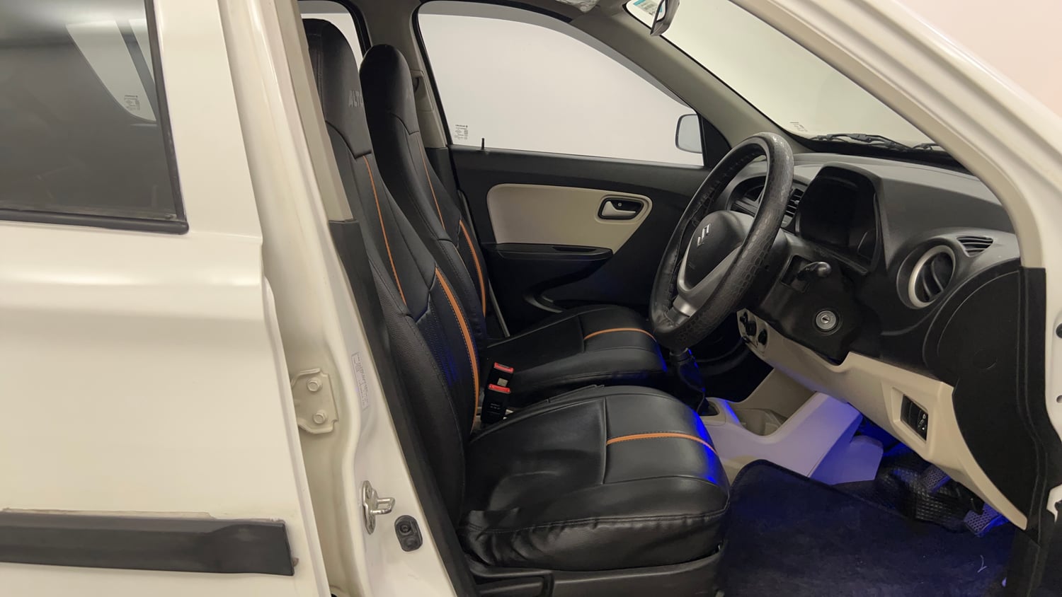 Used 2021 Maruti Suzuki Alto 800 LXi Petrol Manual interior RIGHT SIDE FRONT DOOR CABIN VIEW