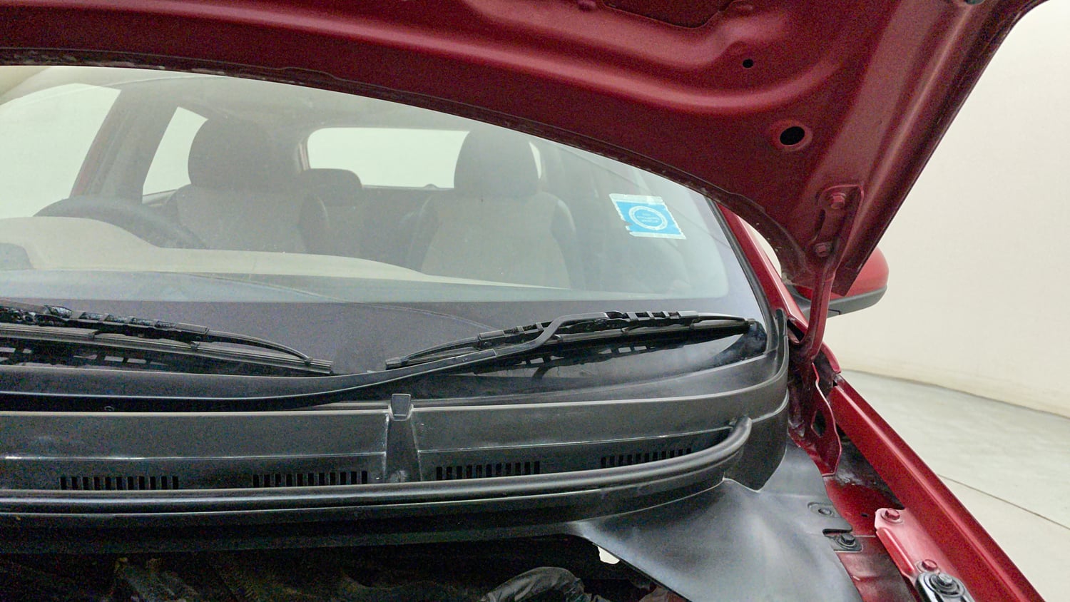 Used 2014 Hyundai Elite i20 Magna 1.2 Petrol Manual engine ENGINE LEFT SIDE HINGE & APRON VIEW