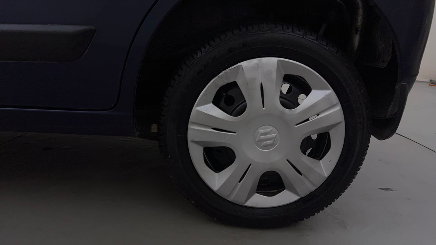 Used 2017 Maruti Suzuki Wagon R 1.0 VXI AMT Petrol Automatic tyres LEFT REAR TYRE RIM VIEW