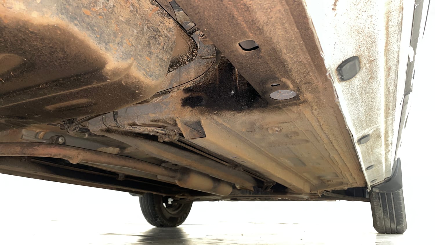 Used 2024 Renault Triber RXT Petrol Manual extra REAR RIGHT UNDERBODY VIEW