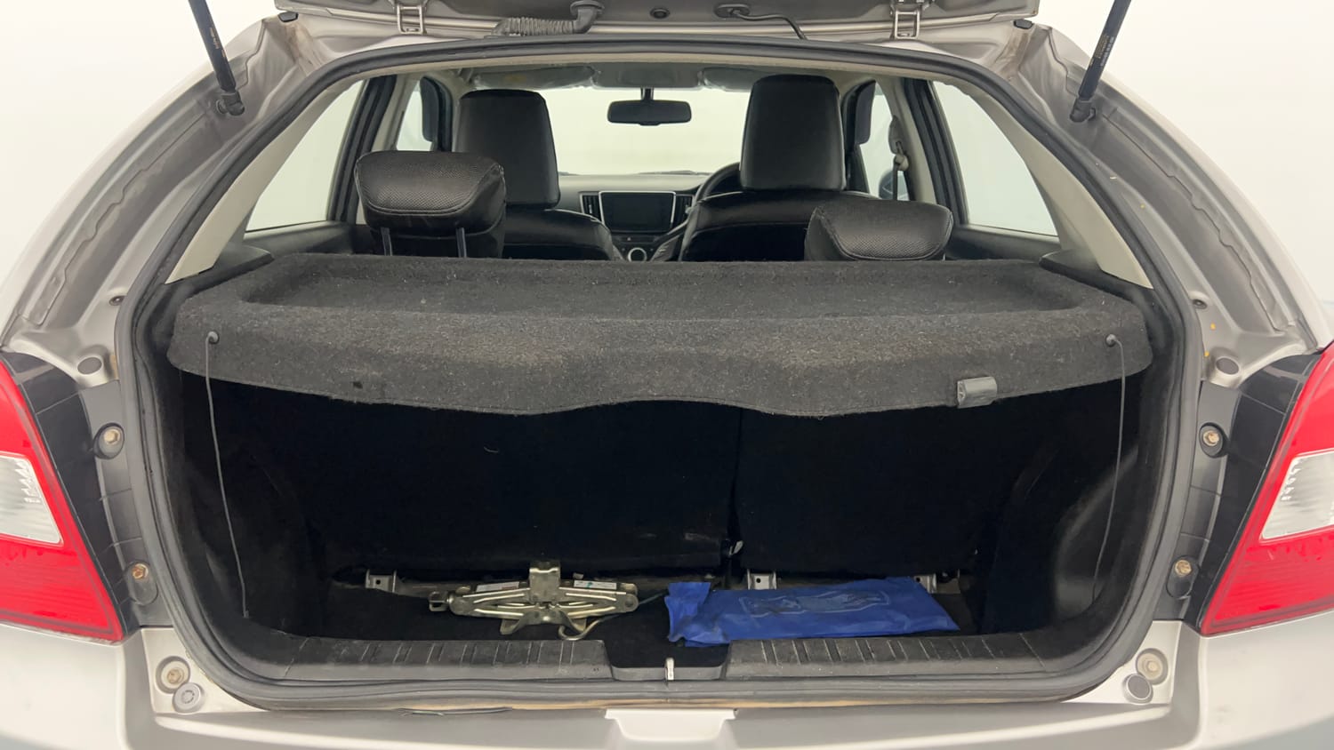 Used 2022 Maruti Suzuki Baleno Zeta Petrol Manual interior DICKY INSIDE VIEW