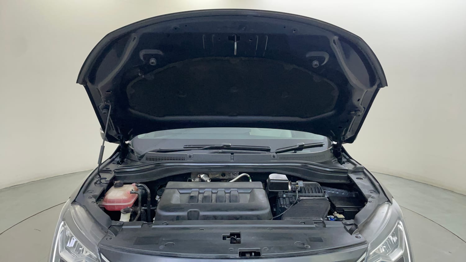 Used 2022 Mahindra XUV700 AX 7 Diesel MT 7 STR Diesel Manual engine ENGINE & BONNET OPEN FRONT VIEW